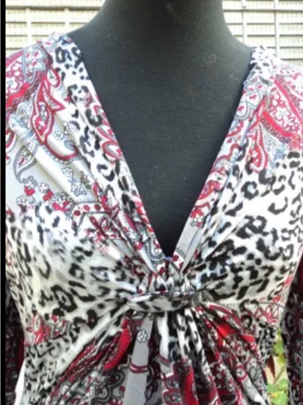 Bisou Bisou Gray and Red Paisley Blouse - Picture 3 of 8